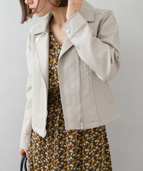 SpRay（スプレイ）の「フェイクレザーライダース（ライダースジャケット・レディース・グレイッシュベージュ/ブラック/ブラウン/モカ・FREE）」の4枚目の写真