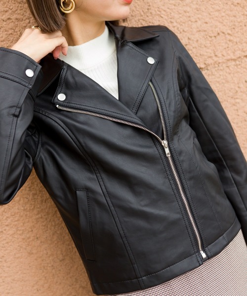 SpRay（スプレイ）の「フェイクレザーライダース（ライダースジャケット・レディース・グレイッシュベージュ/ブラック/ブラウン/モカ・FREE）」の10枚目の写真