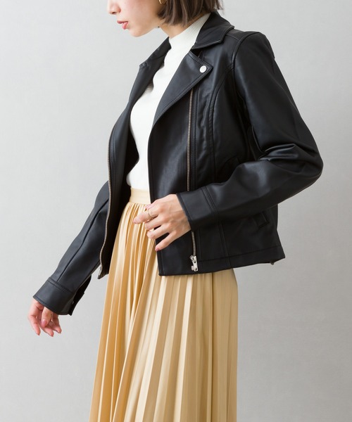 SpRay（スプレイ）の「フェイクレザーライダース（ライダースジャケット・レディース・グレイッシュベージュ/ブラック/ブラウン/モカ・FREE）」の18枚目の写真