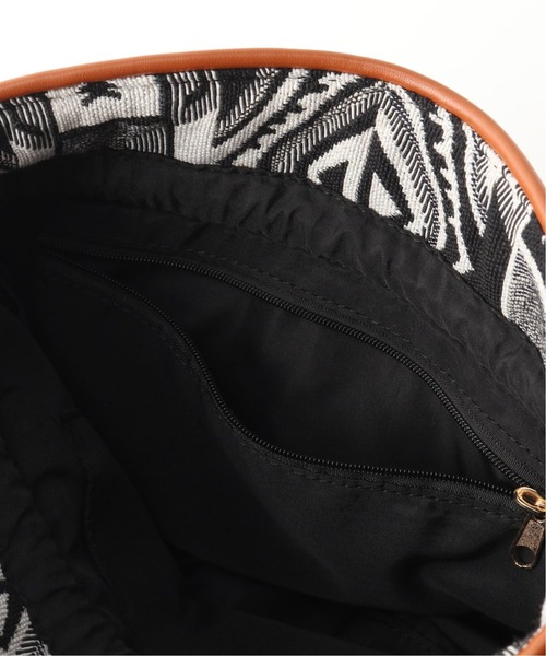 Simplicite（サンプリシテ）の「ジャガードキンチャクバッグ◆（ショルダーバッグ・レディース・ブラック/オレンジ・FREE）」の4枚目の写真