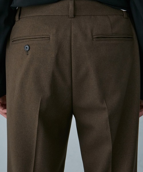 PUBLIC TOKYO（パブリックトウキョウ）の「エバークリーステーパードスラックス｜洗える/防シワ/速乾/ウエストゴム/永久クリース（スラックス・メンズ・ベージュ/ブラック/ブラウン/グレー/ダークグレー/ダークブラウン系・1/2/3）」の7枚目の写真