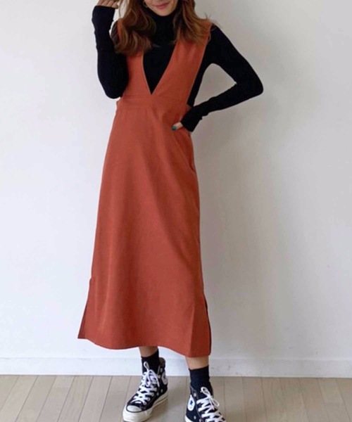 M y u(ミュー)の「【ZOZO限定アイテム】起毛ツイルジャンパースカート(ワンピース・レディース・オレンジ/ブラック・FREE)」の2枚目の写真