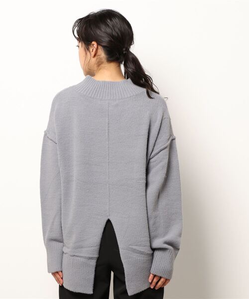 Amourire(アムリール)の「BACKスリットPO(ニット/セーター・レディース・カーキ/ブラック/ベージュ/サックスブルー・L/M)」の22枚目の写真