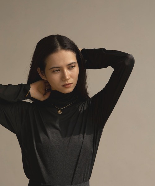 marjour(マージュール)の「SHEER TURTLE KNIT(Tシャツ/カットソー・レディース・ブラック/アイボリー/サーモンピンク/グレー・M)」の17枚目の写真