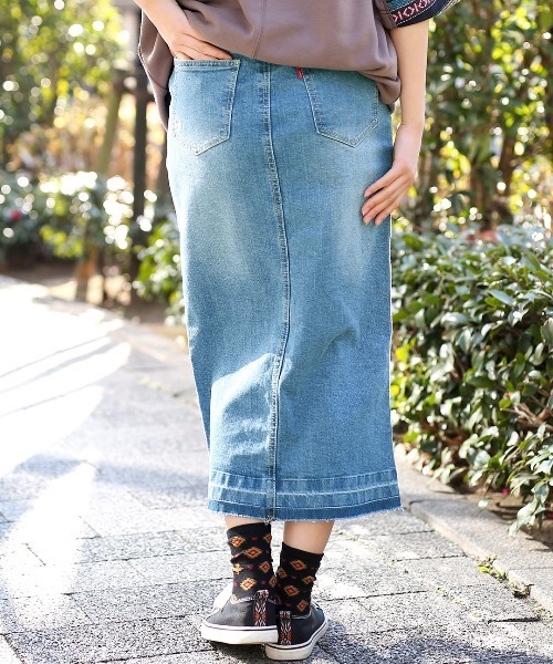 チチカカ(チチカカ)の「リブスキニースカート(デニムスカート・レディース・ライトブルー/インディゴブルー・LARGE/MEDIUM)」の17枚目の写真