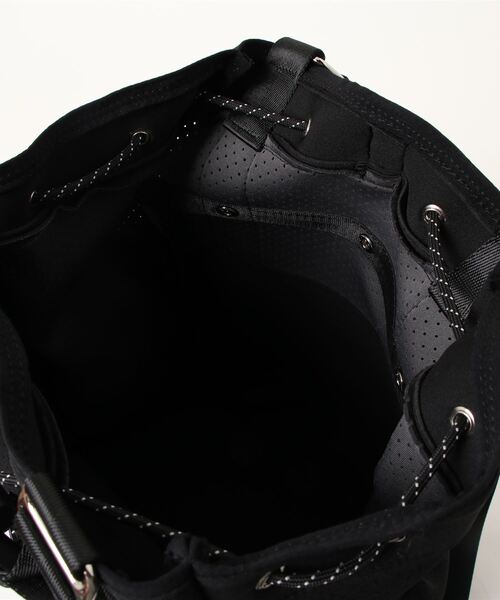 STORY（ストーリー）の「【KATHARINE ROSS】story. 6ポケット軽量バックパック 取り外し可ポーチ付（バックパック/リュック・レディース・ブラック/グレイッシュベージュ/ベージュ/チャコールグレー・MEDIUM）」の7枚目の写真