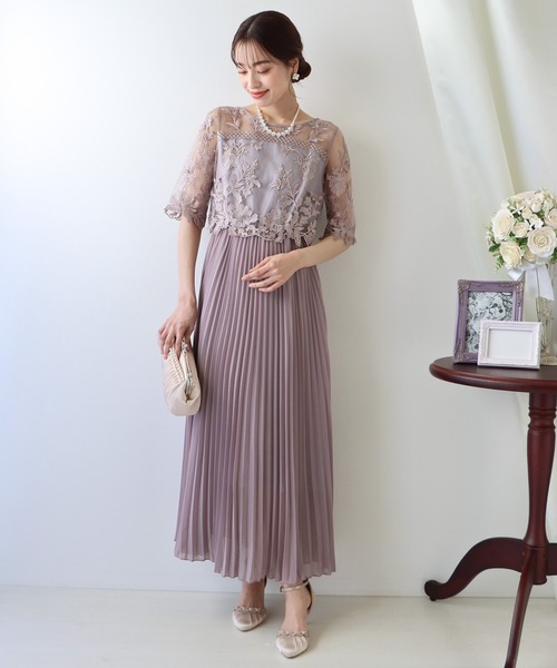 BLUEEAST（ブルーイースト）の「刺繍レース切り替えプリーツスカート袖付きロング丈パーティードレス（ドレス・レディース・ライトカーキ/アーミー/グレイッシュベージュ/ブルーグレー・MEDIUM）」の6枚目の写真