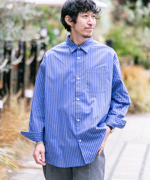 ITEMS URBANRESEARCH（アイテムズ アーバンリサーチ）の「オーバーサイズストライプシャツ（シャツ/ブラウス・メンズ・ブラック/ネイビー/ブルー・MEDIUM/LARGE）」の5枚目の写真