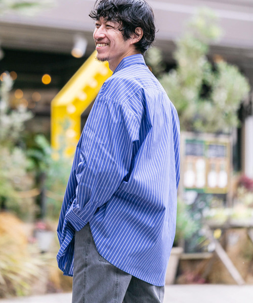 ITEMS URBANRESEARCH（アイテムズ アーバンリサーチ）の「オーバーサイズストライプシャツ（シャツ/ブラウス・メンズ・ブラック/ネイビー/ブルー・MEDIUM/LARGE）」の7枚目の写真