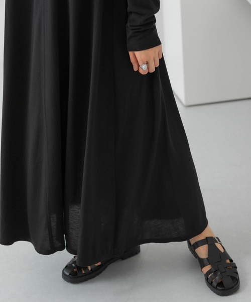 KBF（ケイビーエフ）の「アシメステッチフレアワンピース（ワンピース・レディース・ブラック/オフホワイト/アイボリー・ONE）」の11枚目の写真