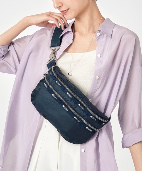 レスポ  ESSENTIAL BELT BAGダークブルー C  ベルトバック LeSportsac（レスポートサック）の「ESSENTIAL BELT BAG ダークブルーC
