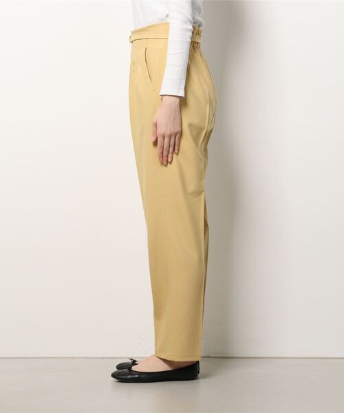 Brownie（ブラウニー）の「Brownie ベルト付 ハイウエストテーパードパンツ（その他パンツ・レディース・イエロー/ダークブラウン/アイボリー/ピンク/グリーン・FREE）」の12枚目の写真