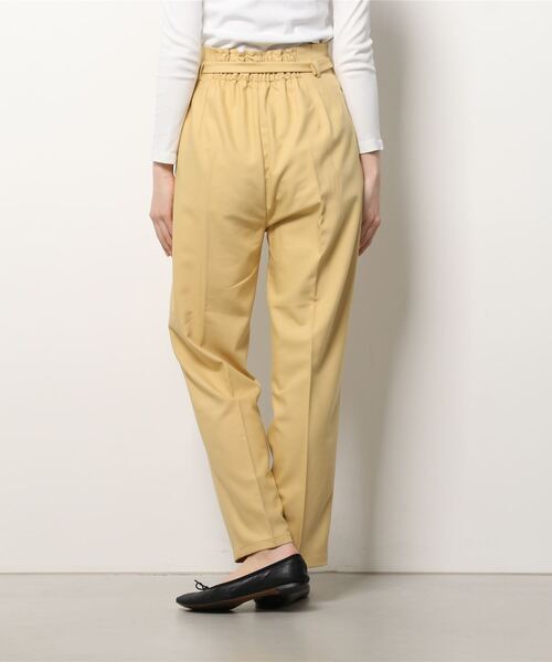 Brownie（ブラウニー）の「Brownie ベルト付 ハイウエストテーパードパンツ（その他パンツ・レディース・イエロー/ダークブラウン/アイボリー/ピンク/グリーン・FREE）」の13枚目の写真