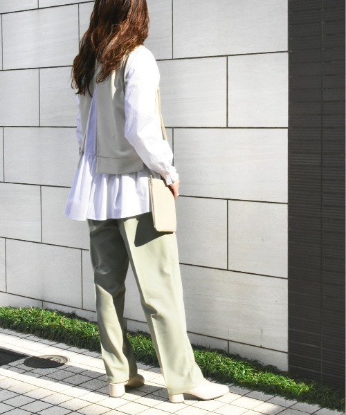 Brownie（ブラウニー）の「Brownie ベルト付 ハイウエストテーパードパンツ（その他パンツ・レディース・イエロー/ダークブラウン/アイボリー/ピンク/グリーン・FREE）」の9枚目の写真