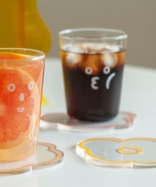 Made in I（メイドインアイ）の「アクリルフラワーモチーフコースター（ランチョンマット/テーブルウェア・レディース・ピンク/イエロー/オレンジ/ブルー/グリーン・FREE）」の3枚目の写真