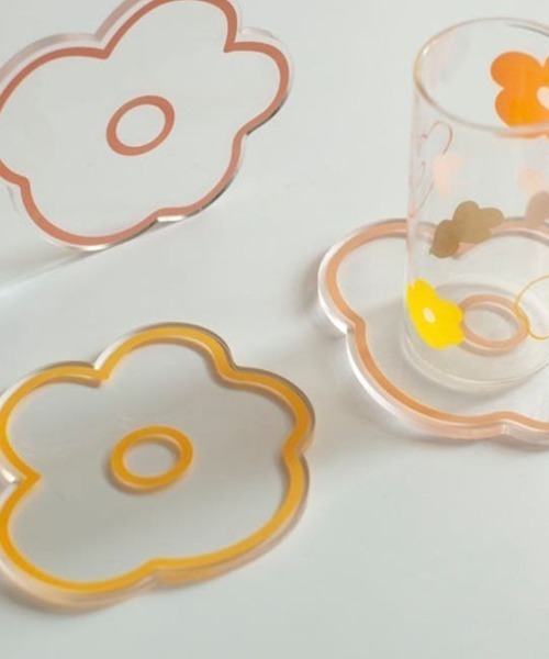 Made in I（メイドインアイ）の「アクリルフラワーモチーフコースター（ランチョンマット/テーブルウェア・レディース・ピンク/イエロー/オレンジ/ブルー/グリーン・FREE）」の5枚目の写真