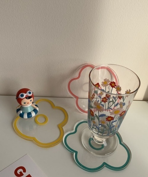 Made in I（メイドインアイ）の「アクリルフラワーモチーフコースター（ランチョンマット/テーブルウェア・レディース・ピンク/イエロー/オレンジ/ブルー/グリーン・FREE）」の7枚目の写真