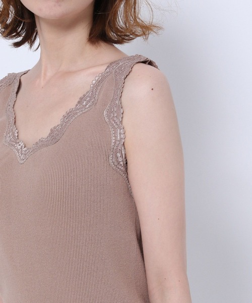 mysty woman（ミスティウーマン）の「シームレスレースタンク 269699（タンクトップ・レディース・ブラック/ラベンダー/モカ/ホワイト/ライトグリーン・FREE）」の19枚目の写真