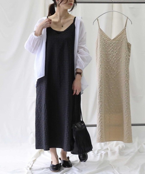 HONEYSUCKLE ROSE（ハニーサックルローズ）の「【HONEYSUCKLE ROSE】キャミワンピース（シャツワンピース・レディース・ブラック/ベージュ・L/M）」の2枚目の写真