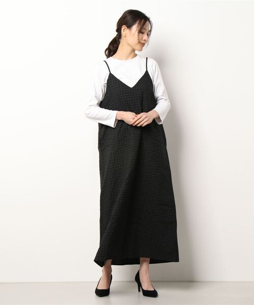 HONEYSUCKLE ROSE（ハニーサックルローズ）の「【HONEYSUCKLE ROSE】キャミワンピース（シャツワンピース・レディース・ブラック/ベージュ・L/M）」の9枚目の写真