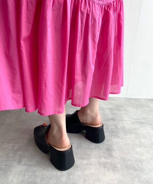 w closet（ダブルクローゼット）の「リングジッパーミュール（サンダル・レディース・ブラウン/ブラック/ホワイト・M/L）」の18枚目の写真