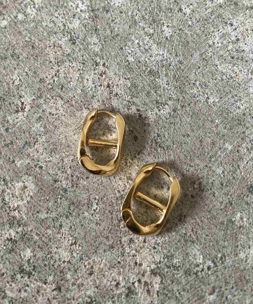 REDYAZEL（レディアゼル）の「メタルデザインピアス（イヤリング・レディース・ゴールド/シルバー・FREE）」の2枚目の写真