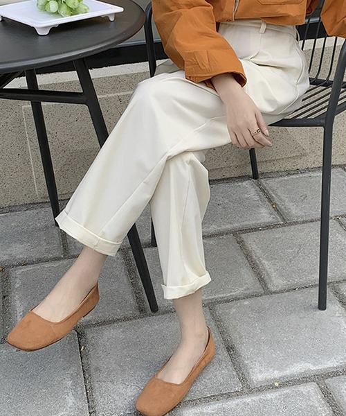 DAY CLOSET(デイ クローゼット)の「レディース タック入りストレートカラースラックス(スラックス・レディース・スモークピンク/ブラック/オフホワイト/カーキブラウン・M/L/S)」の2枚目の写真