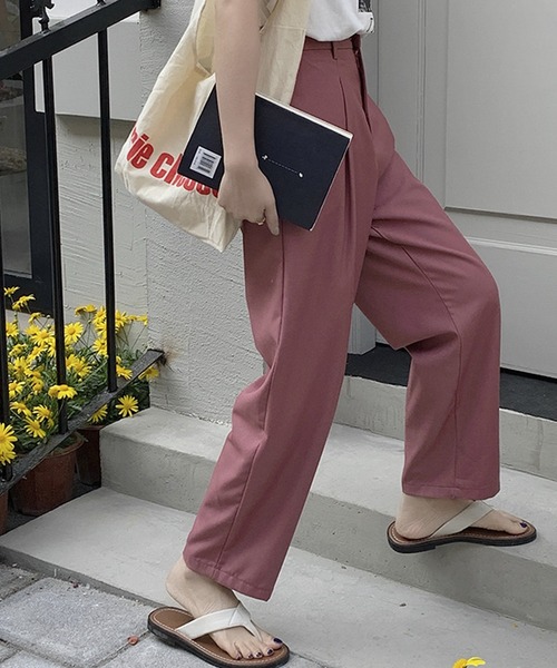 DAY CLOSET(デイ クローゼット)の「レディース タック入りストレートカラースラックス(スラックス・レディース・スモークピンク/ブラック/オフホワイト/カーキブラウン・M/L/S)」の15枚目の写真
