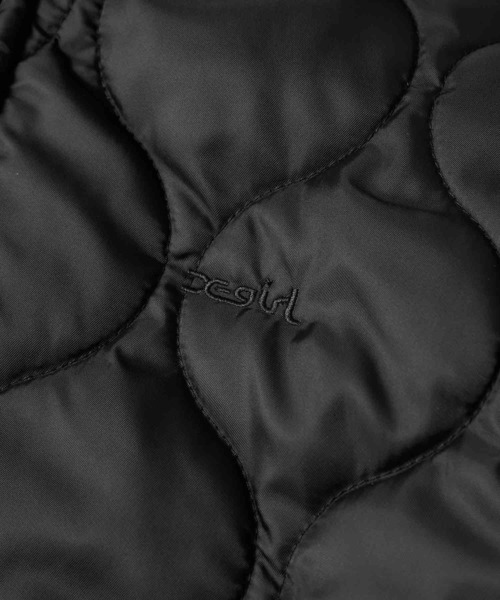 X-girl(エックスガール)の「REVERSIBLE QUILTED JACKET(ナイロンジャケット・レディース・ホワイト/ブラック/グリーン・M/S)」の16枚目の写真