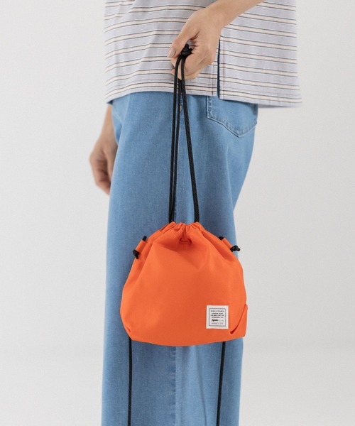 LEPSIM(レプシィム)の「ナイロンキンチャクショルダー 344083(ショルダーバッグ・レディース・オレンジ/カーキ/ブラック・ONE SIZE)」の1枚目の写真