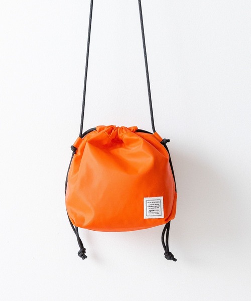 LEPSIM(レプシィム)の「ナイロンキンチャクショルダー 344083(ショルダーバッグ・レディース・オレンジ/カーキ/ブラック・ONE SIZE)」の4枚目の写真