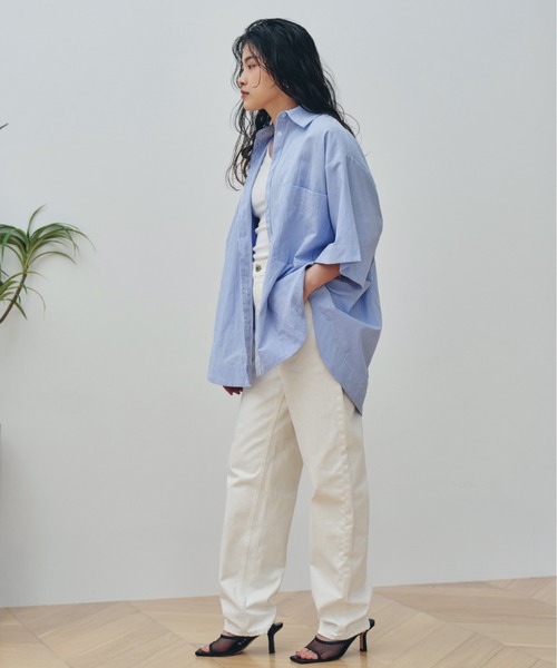 HANNE(アン)の「オーバーサイズハーフシャツ(シャツ/ブラウス・レディース・ホワイト/ブラック/ブルー・フリー/FREE)」の19枚目の写真