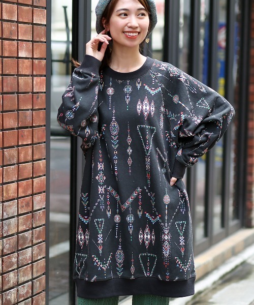 チチカカ（チチカカ）の「インディアンプリントスウェットワンピース（ワンピース・レディース・ブラック/ベージュ/イエロー・FREE）」の2枚目の写真