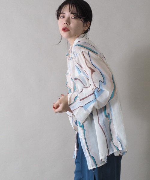 Bloom Closet（ブルームクローゼット）の「シアーウェーブストライプLSシャツ（シャツ/ブラウス・レディース・ホワイト・MEDIUM/LARGE）」の3枚目の写真