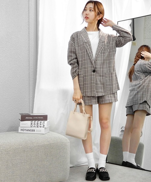 minia（ミニア）の「ビッグチェーンスクエアトゥローファー　◆（ローファー・レディース・アイボリー/ブラック・S/M/L/LL）」の5枚目の写真