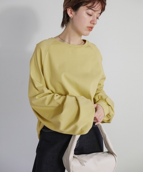 select MOCA(セレクトモカ)の「【サイズ展開あり】ボリュームスリーブオーバーカットソー(Tシャツ/カットソー・レディース・ブラック/オフホワイト/グリーン/ベージュ/ライトグレー/チャコールグレー/ブラウン・FREE/SMALL)」の7枚目の写真