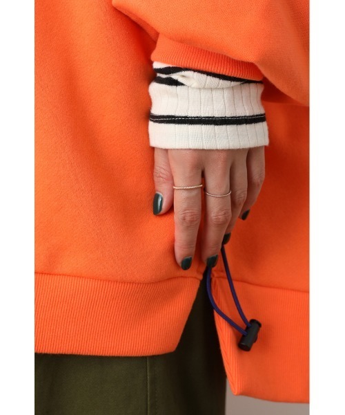 RODEO CROWNS WIDE BOWL（ロデオクラウンズワイドボウル）の「シャーリング カラーチュニックトップス（スウェット・レディース・ピンク/オレンジ/グレー×ホワイト/グリーン/ネイビー・FREE）」の16枚目の写真