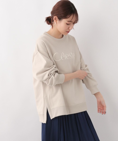 ドゥファミリィ。コットン ベージュ トレーナー新品未使用タグ付き ディズニー Disney レディース スウェットトレーナー スウェット裏起毛