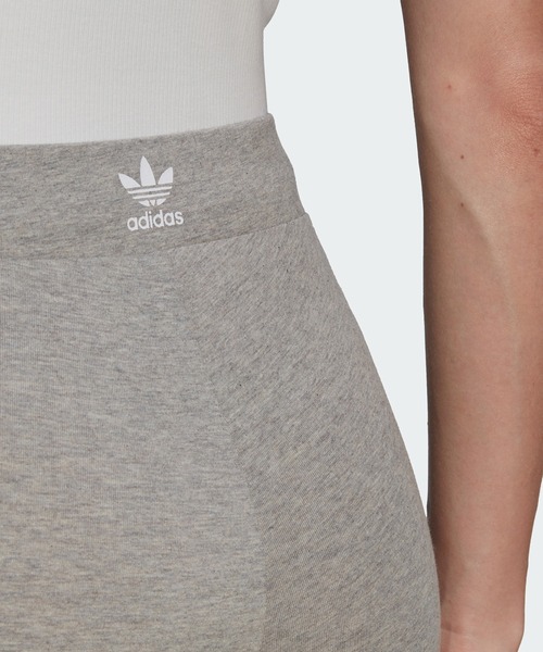 adidas（アディダス）の「アディカラー クラシックス スリーストライプス レギンス / ヨガウェア / アディダスオリジナルス adidas Originals（レギンス/スパッツ・レディース・ブラック/ヘザーグレー/レッド・XX-LARGE/X-SMALL/MEDIUM/X-LARGE/SMALL/LARGE）」の9枚目の写真