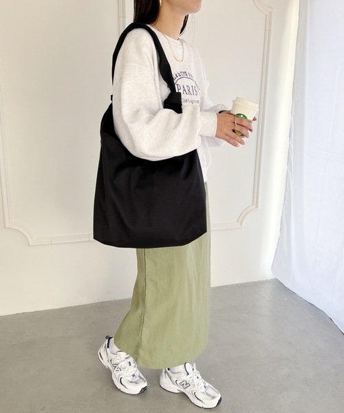 MYMOOD.(マイムード)の「【A4サイズ収納可】2WAYノットハンドルトートバッグ(トートバッグ・レディース・ブラック/アイボリー・FREE)」の21枚目の写真