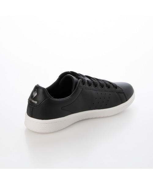 le coq sportif(ルコックスポルティフ)の「コートスタイルスニーカー(LA ローラン LE / LA ROLAND LE(スニーカー・レディース・ブラック/ホワイト系その他2/ホワイト/サーモンピンク/アッシュグレー/ブラック×ブラック・22.5cm/23cm/23.5cm/24cm/24.5cm/25cm)」の8枚目の写真
