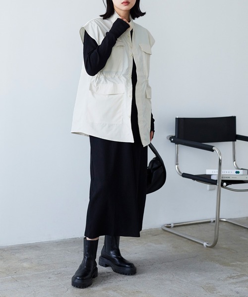 LIAN（リアン）の「ナイロンタッチドロストミリタリーベスト（ベスト・レディース・ブラック/カーキ/アイボリー・FREE）」の8枚目の写真