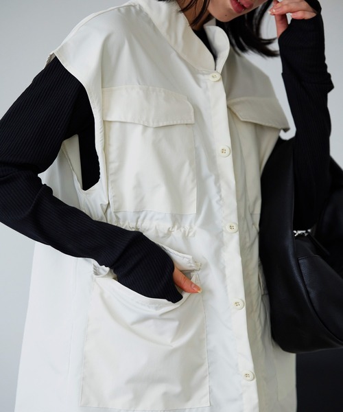 LIAN（リアン）の「ナイロンタッチドロストミリタリーベスト（ベスト・レディース・ブラック/カーキ/アイボリー・FREE）」の12枚目の写真