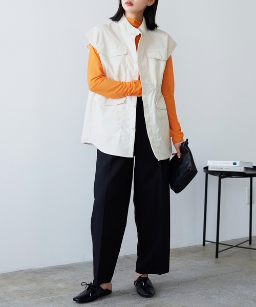 LIAN（リアン）の「ナイロンタッチドロストミリタリーベスト（ベスト・レディース・ブラック/カーキ/アイボリー・FREE）」の14枚目の写真