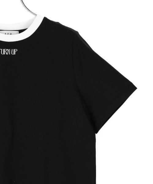 ADAM ET ROPE'（アダムエロペ）の「【サステナブル・WEB限定】ロゴプリントトリムTシャツ（Tシャツ/カットソー・レディース・ホワイト/ブラック/ブルー・FREE）」の7枚目の写真