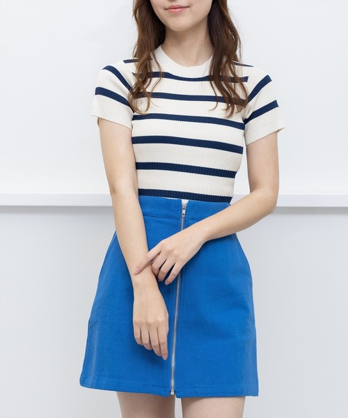 clear(クリア)の「×半袖編地切替ショートニットトップス(ニット/セーター・レディース・オレンジ/ブルー/ホワイト×ネイビー/ホワイト×レッド/オフホワイト/ブラック・F)」の4枚目の写真