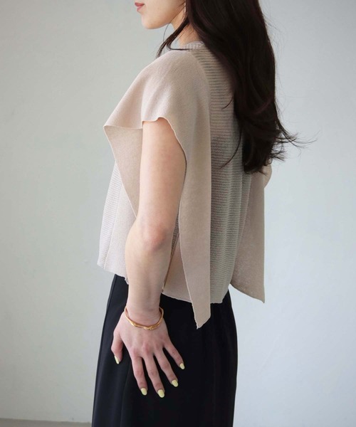 cheriella（シェリエラ）の「【cheriella】スクエアスリーブシアーショートニット SQUARE SLEEVE SHEER SHORT KNIT（ニット/セーター・レディース・ブルー/ライトベージュ/ブラック/カーキ・M）」の20枚目の写真