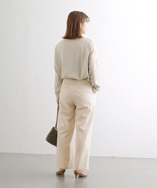 La TOTALITE（ラトータリテ）の「パールボタンウエストタックパンツ（スラックス・レディース・ベージュ系その他/ネイビー・36/38）」の5枚目の写真