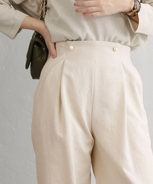 La TOTALITE（ラトータリテ）の「パールボタンウエストタックパンツ（スラックス・レディース・ベージュ系その他/ネイビー・36/38）」の8枚目の写真