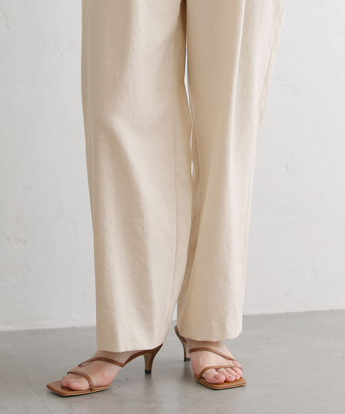 La TOTALITE（ラトータリテ）の「パールボタンウエストタックパンツ（スラックス・レディース・ベージュ系その他/ネイビー・36/38）」の9枚目の写真